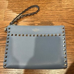 Valentino rockstud calfskin pouch light blue